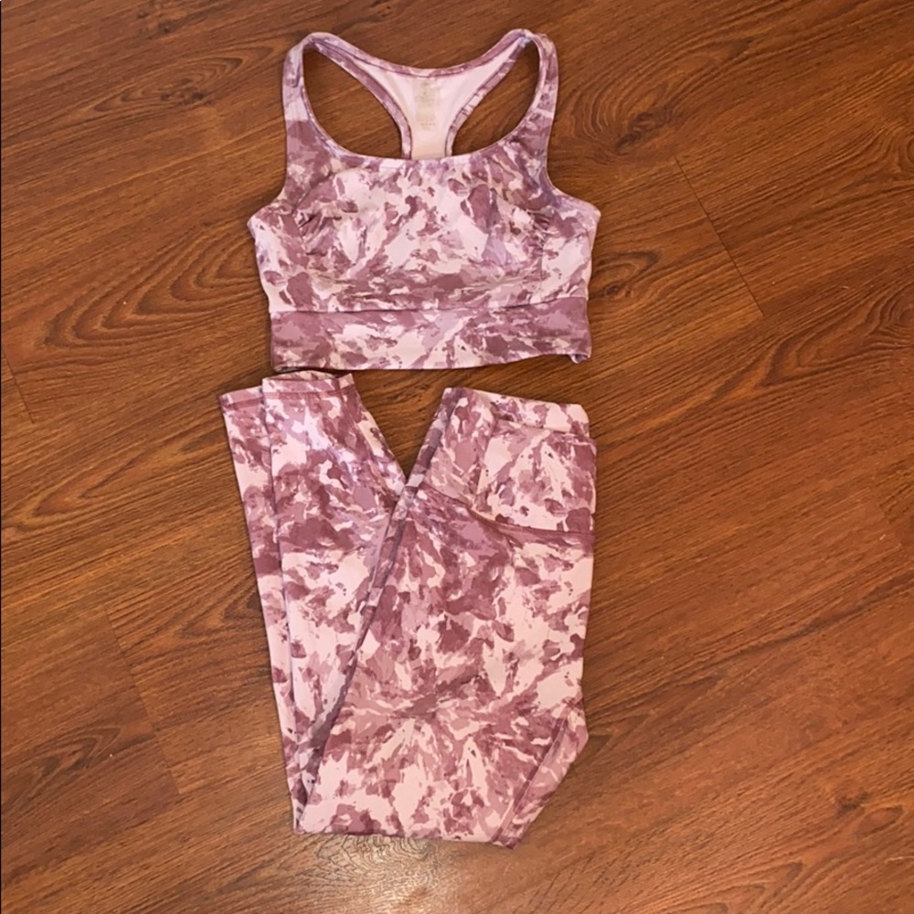 Women’s sports bra & leggings athletic workout set